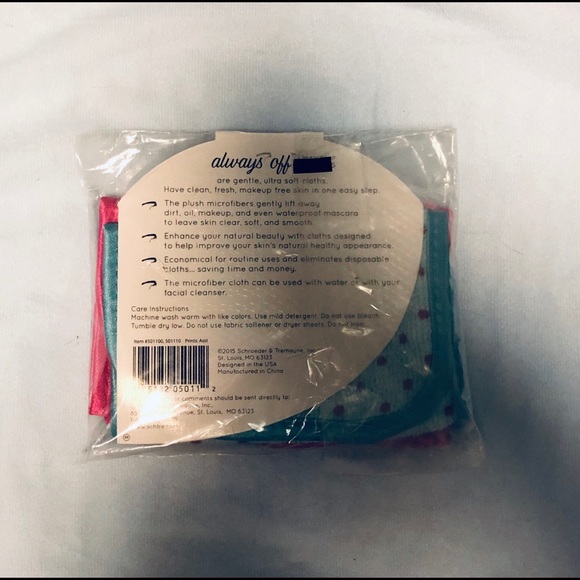Free w/ order S&T Always Off Makeup Remover Cloths - Picture 4 of 4